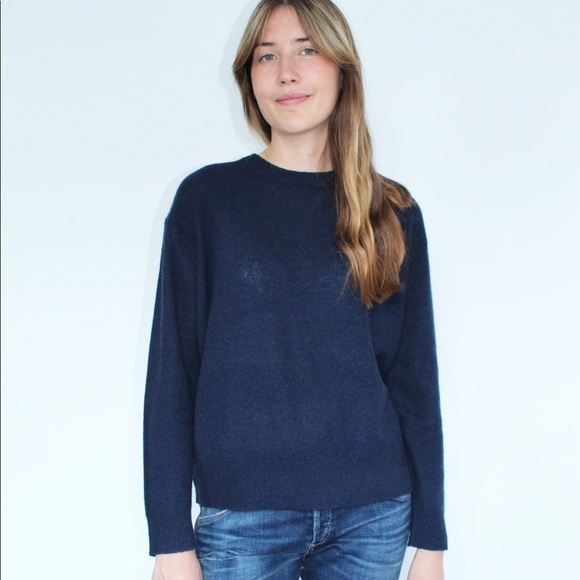 360 Cashmere Sweaters - NWT 360 Cashmere Daphne Oversized Crew Knit in Blue Depths Sz M